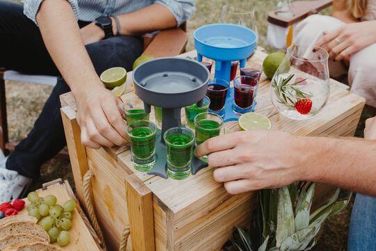 🔥HOT SELLER🔥6 Shot Glass Dispenser and Holder/Carrier Caddy Liquor Dispenser Party Gifts Drinking Games Shot Glasses Get The Party Started Faster!